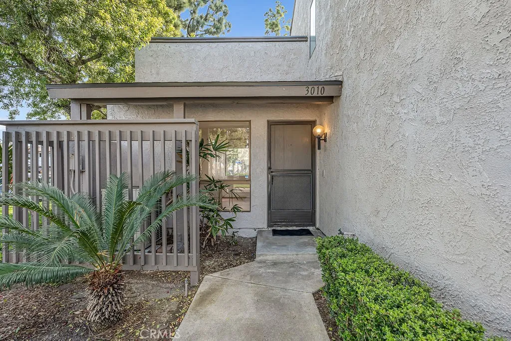 3010 E Via Taranto, Anaheim, California 92806 home-pic-3