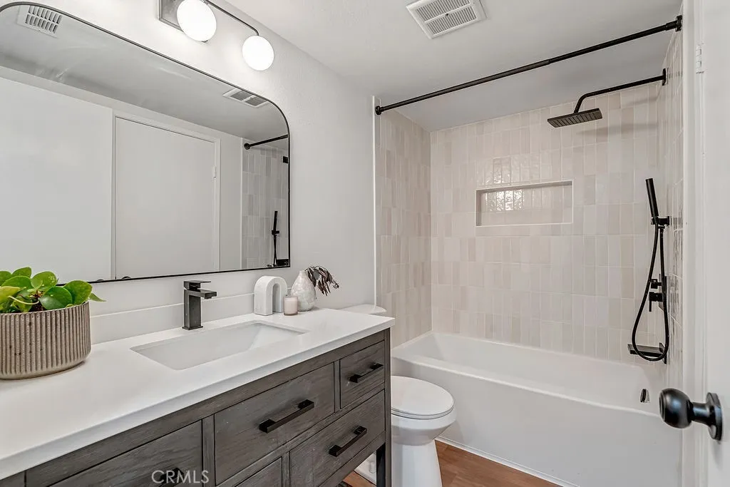 3010 E Via Taranto, Anaheim, California 92806 home-pic-13