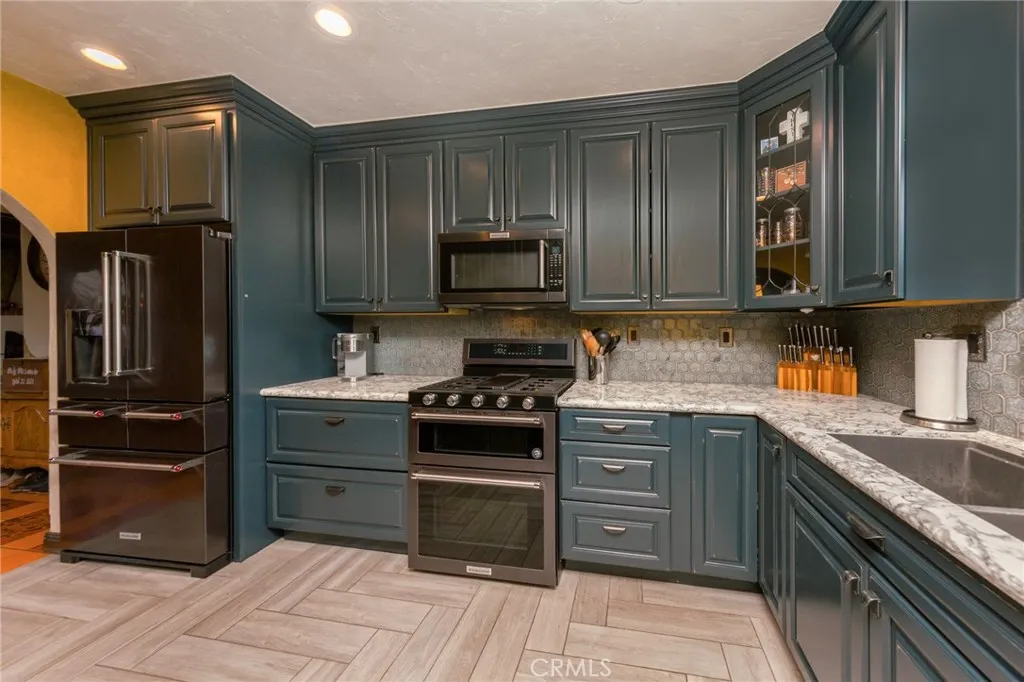 16950 16950 Solana Lane, Canyon Country, California 91351 home-pic-16