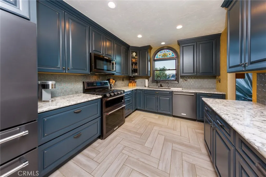 16950 16950 Solana Lane, Canyon Country, California 91351 home-pic-15