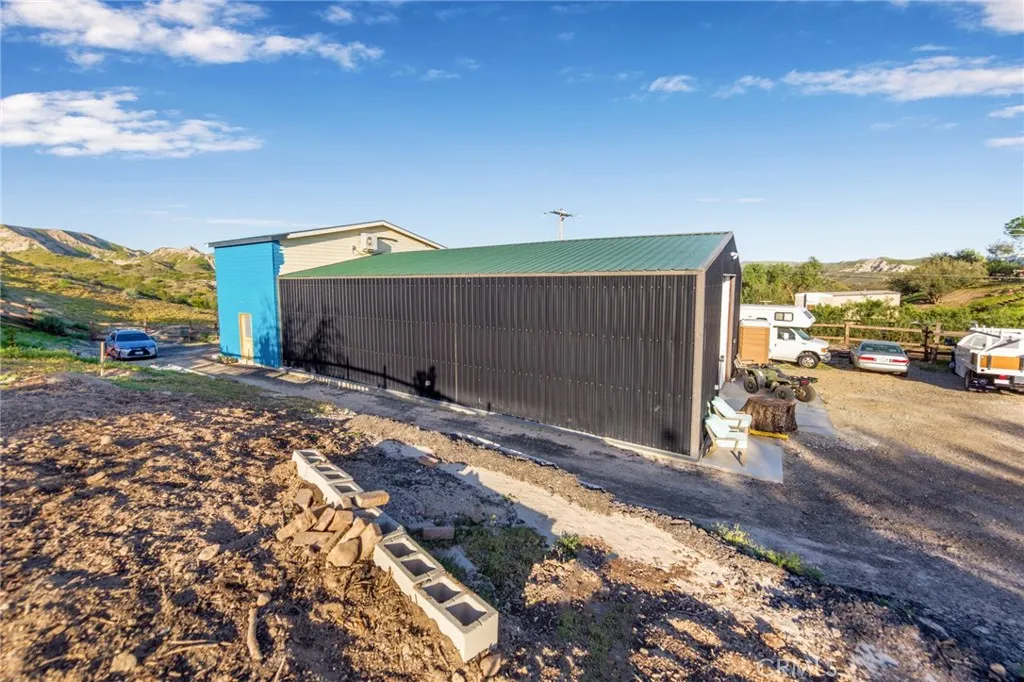 16950 16950 Solana Lane, Canyon Country, California 91351 home-pic-4