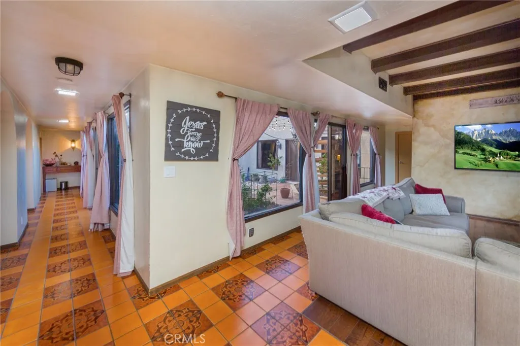 16950 16950 Solana Lane, Canyon Country, California 91351 home-pic-21