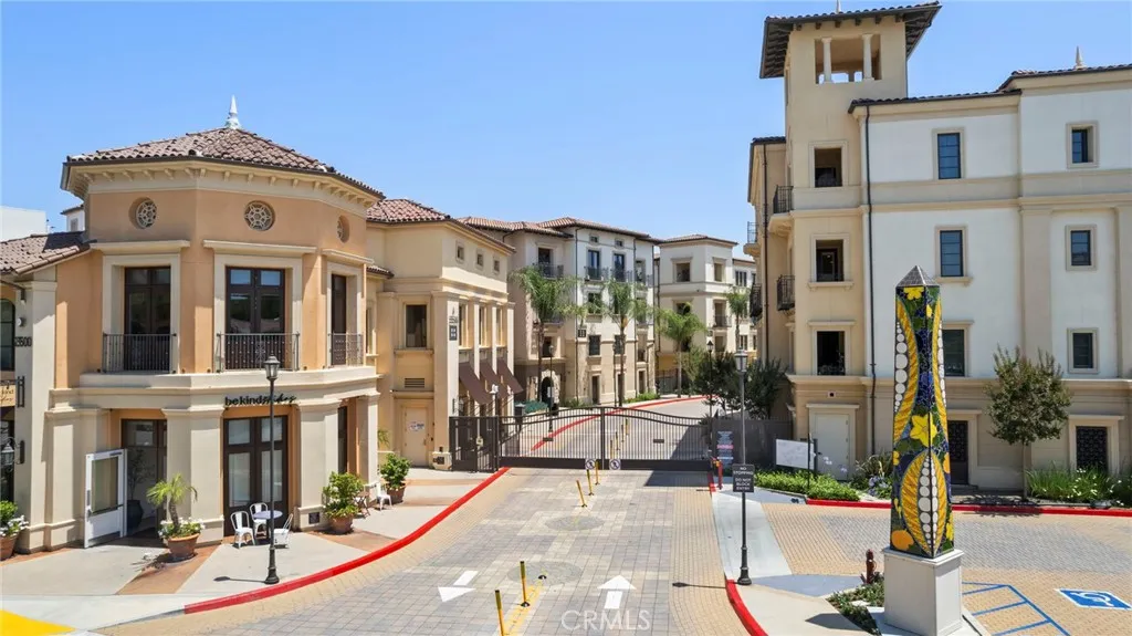 23500 Park Sorrento H32, Calabasas, California 91302 home-pic-3