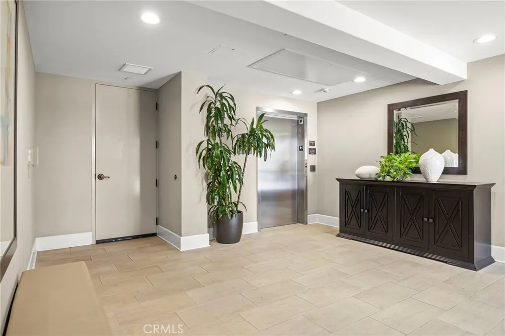 23500 Park Sorrento H32, Calabasas, California 91302 home-pic-45