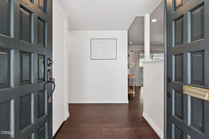 8-web-or-mls-UpmarketMedia_8317W-025