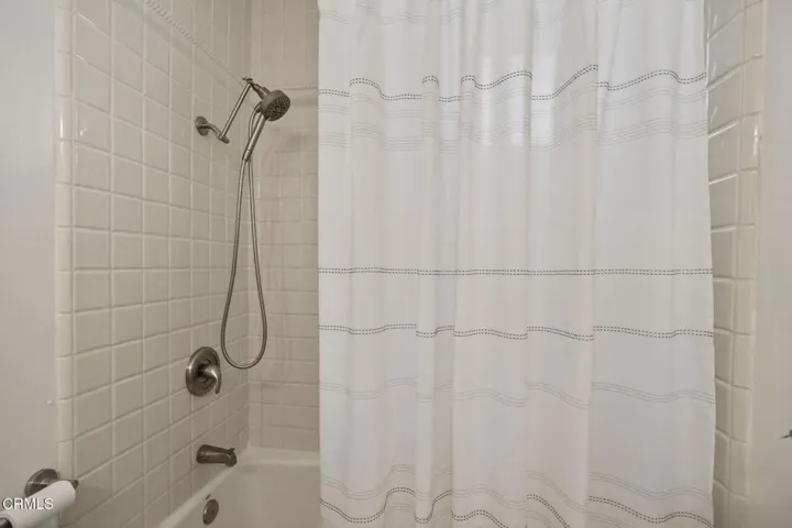 38-web-or-mls-UpmarketMedia_8317W-053