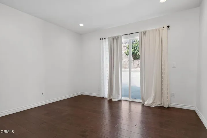 35-web-or-mls-UpmarketMedia_8317W-043