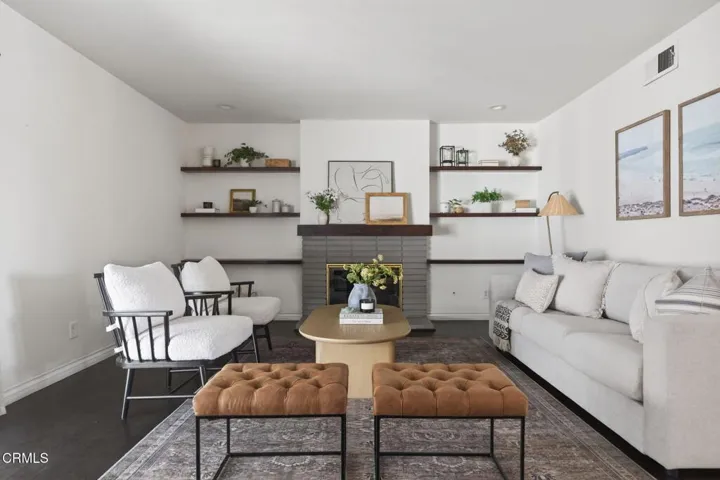 14-web-or-mls-UpmarketMedia_8317W-139