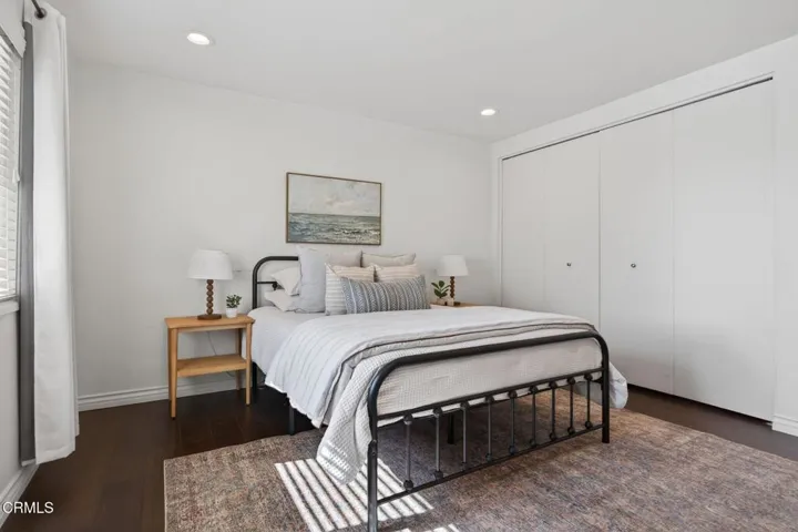 32-web-or-mls-UpmarketMedia_8317W-036