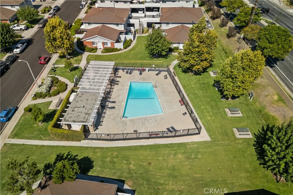 28152 Robin, Saugus, California 91350 home-pic-46