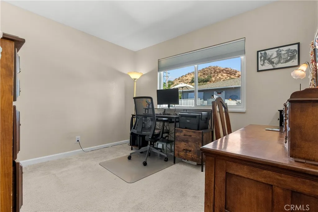 28152 Robin, Saugus, California 91350 home-pic-27
