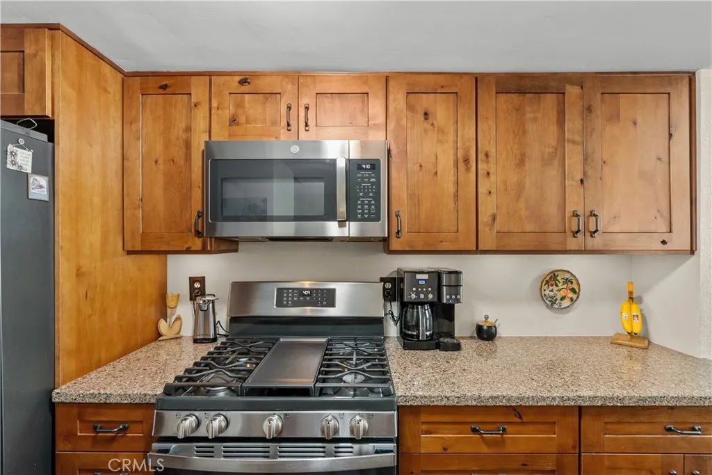 28152 Robin, Saugus, California 91350 home-pic-19