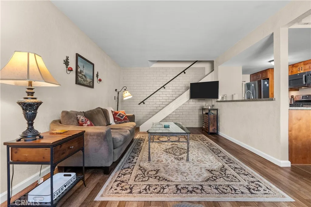 28152 Robin, Saugus, California 91350 home-pic-11