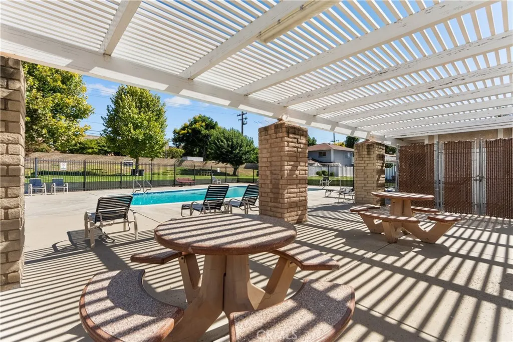 28152 Robin, Saugus, California 91350 home-pic-42