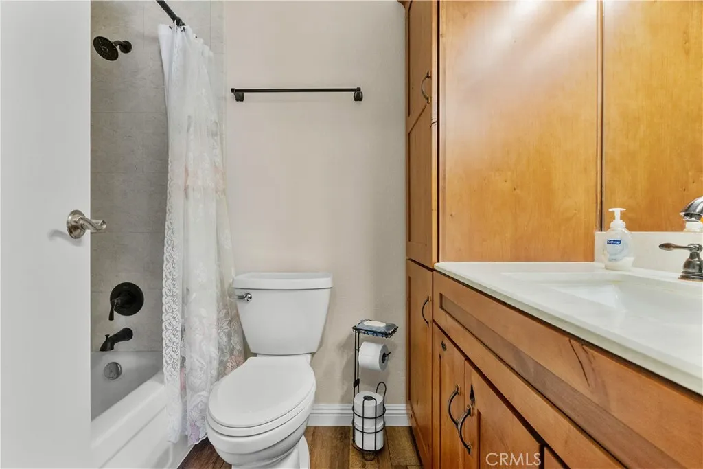 28152 Robin, Saugus, California 91350 home-pic-24