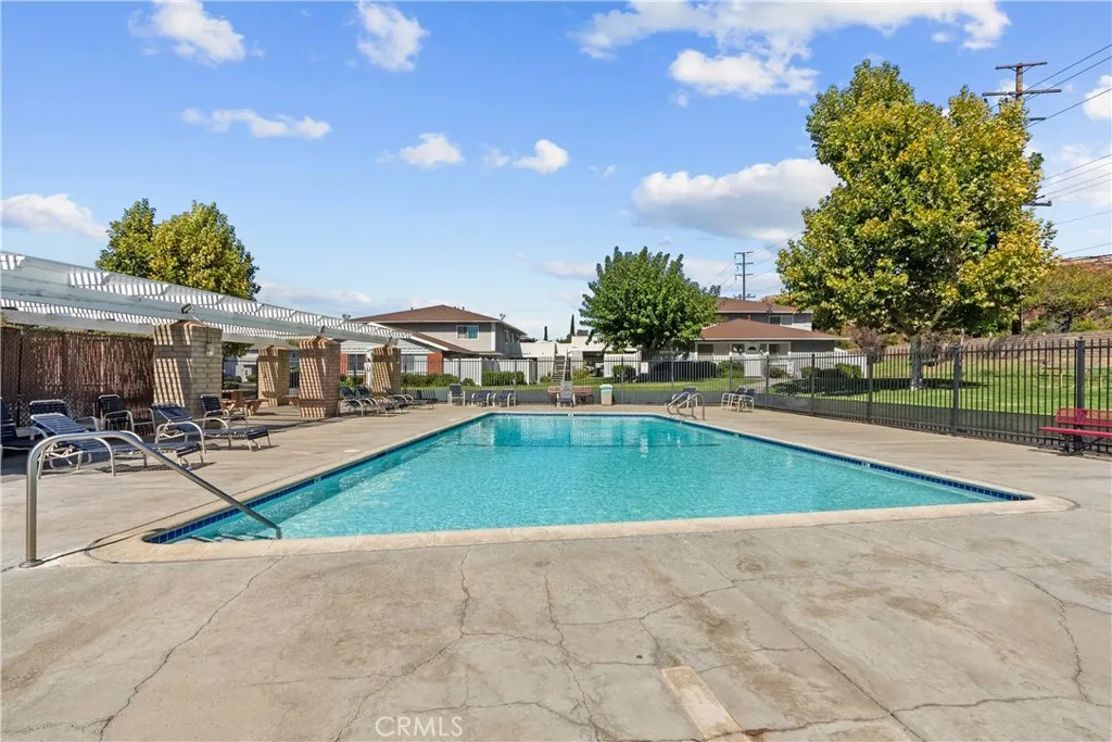 28152 Robin, Saugus, California 91350 home-pic-45
