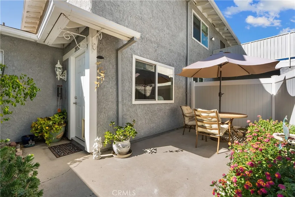 28152 Robin, Saugus, California 91350 home-pic-6