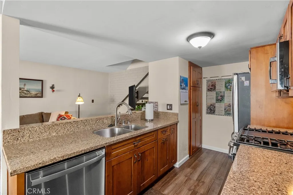 28152 Robin, Saugus, California 91350 home-pic-17