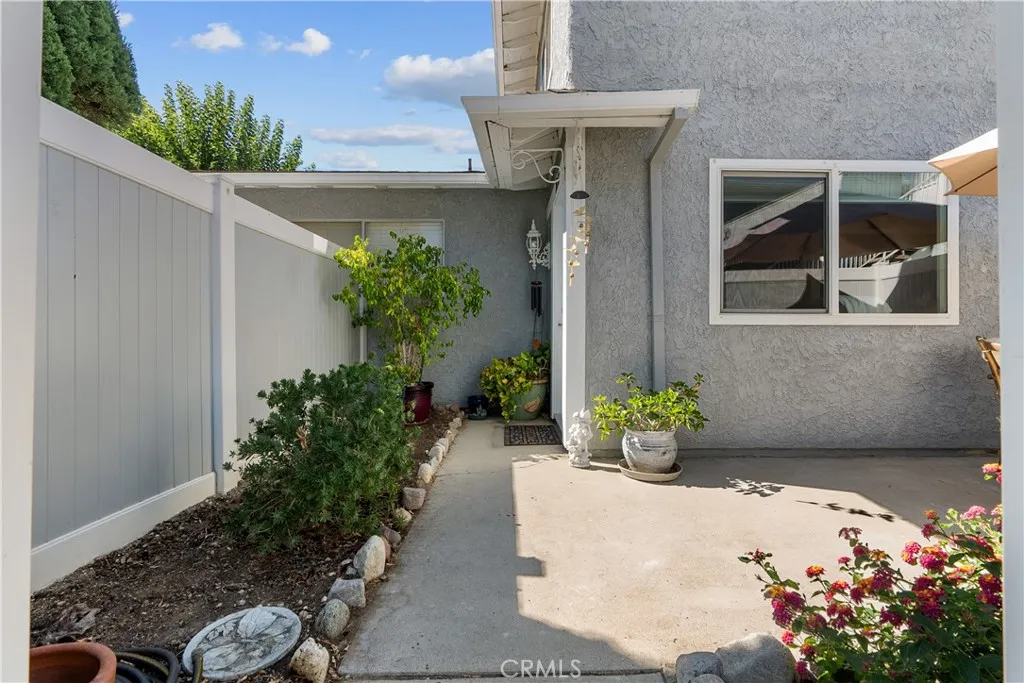 28152 Robin, Saugus, California 91350 home-pic-4