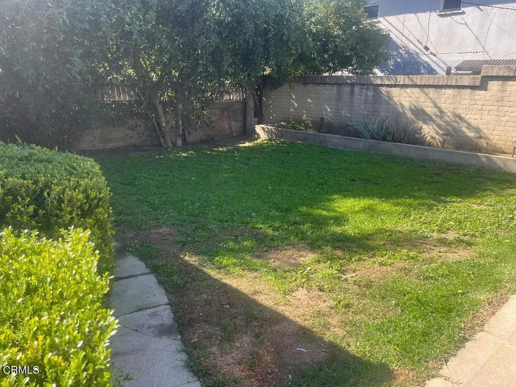 1454 1456 E Wilson Avenue E, Glendale, California 91206 home-pic-2