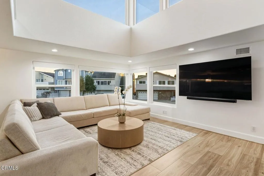 105 Malibu Avenue, Oxnard, California 93035 home-pic-14