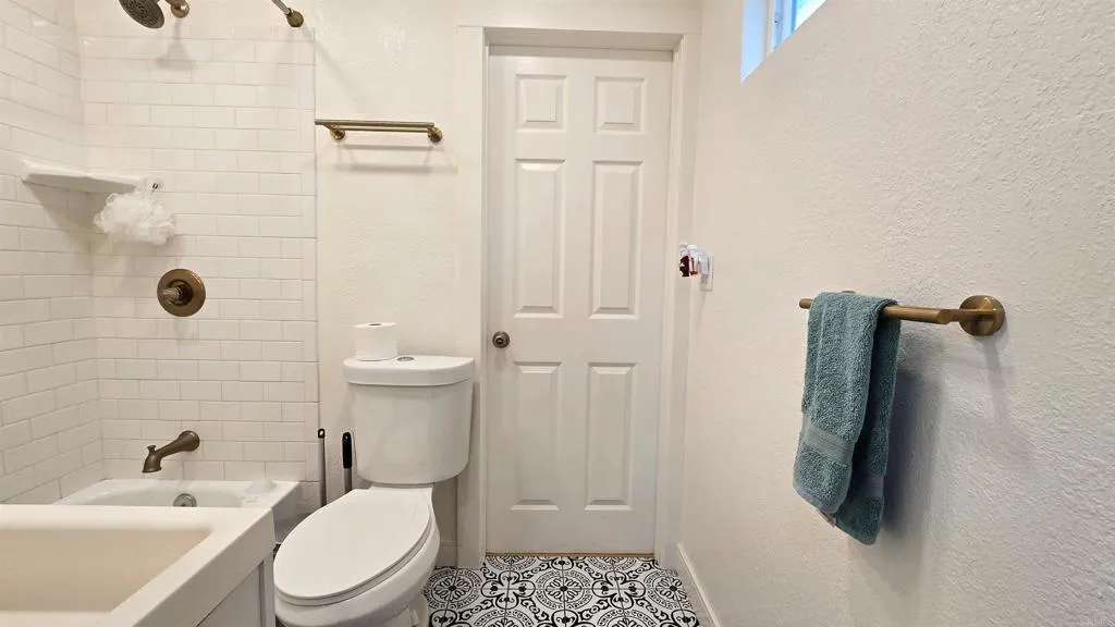 4383 81 Van Dyke Avenue, San Diego, California 92105 home-pic-15
