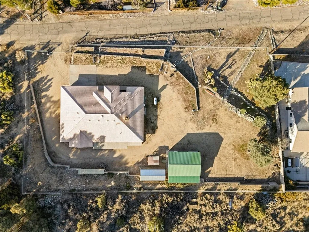 1679 Desert Front, Wrightwood, California 92397 home-pic-8