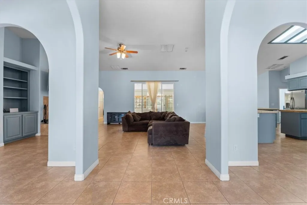 1679 Desert Front, Wrightwood, California 92397 home-pic-13