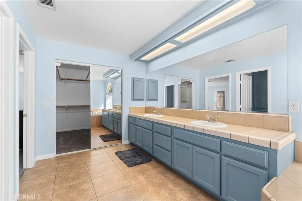 1679 Desert Front, Wrightwood, California 92397 home-pic-31