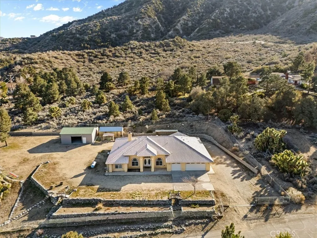 1679 Desert Front, Wrightwood, California 92397 home-pic-4