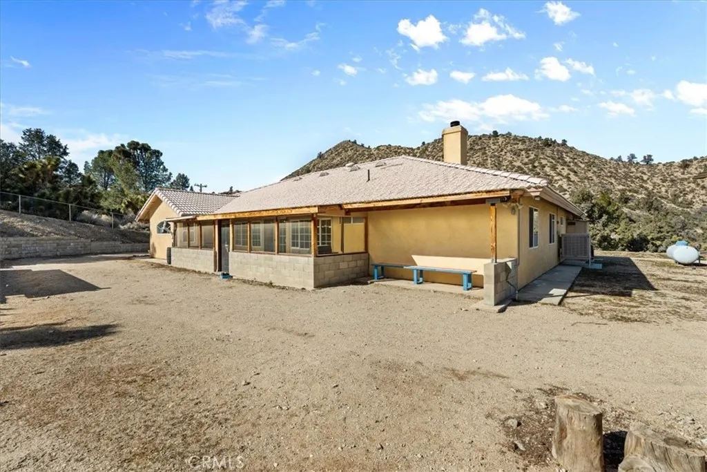 1679 Desert Front, Wrightwood, California 92397 home-pic-44