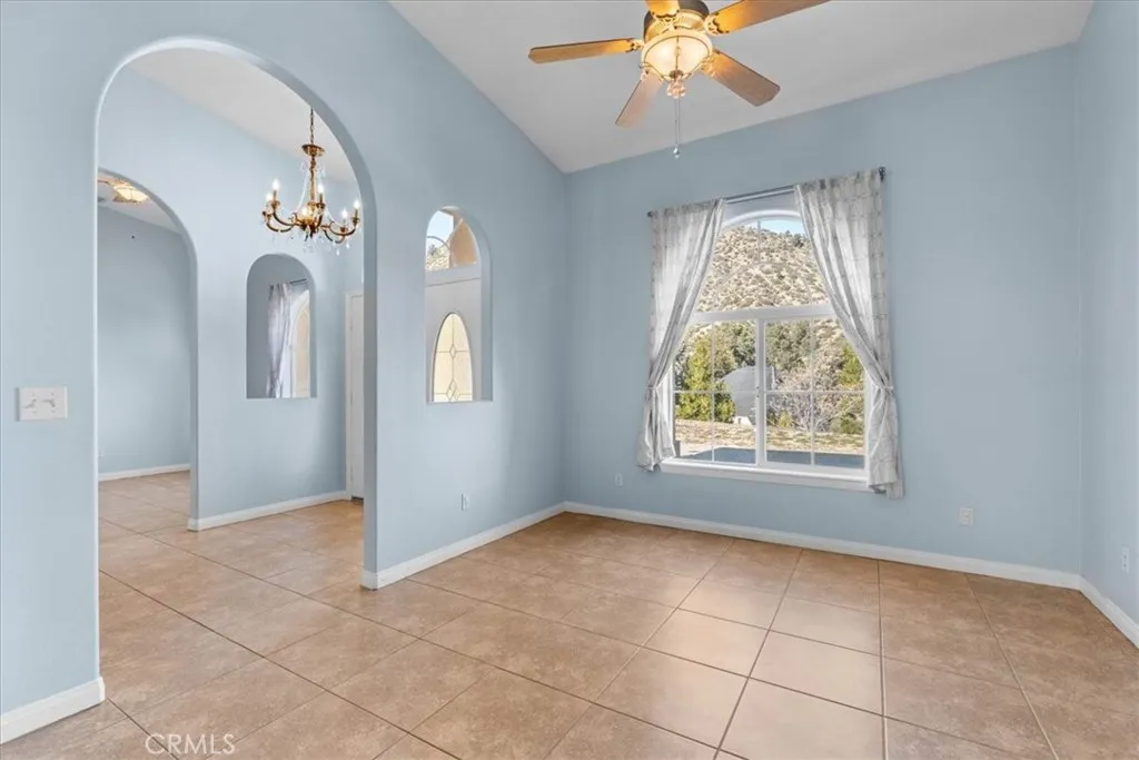 1679 Desert Front, Wrightwood, California 92397 home-pic-14