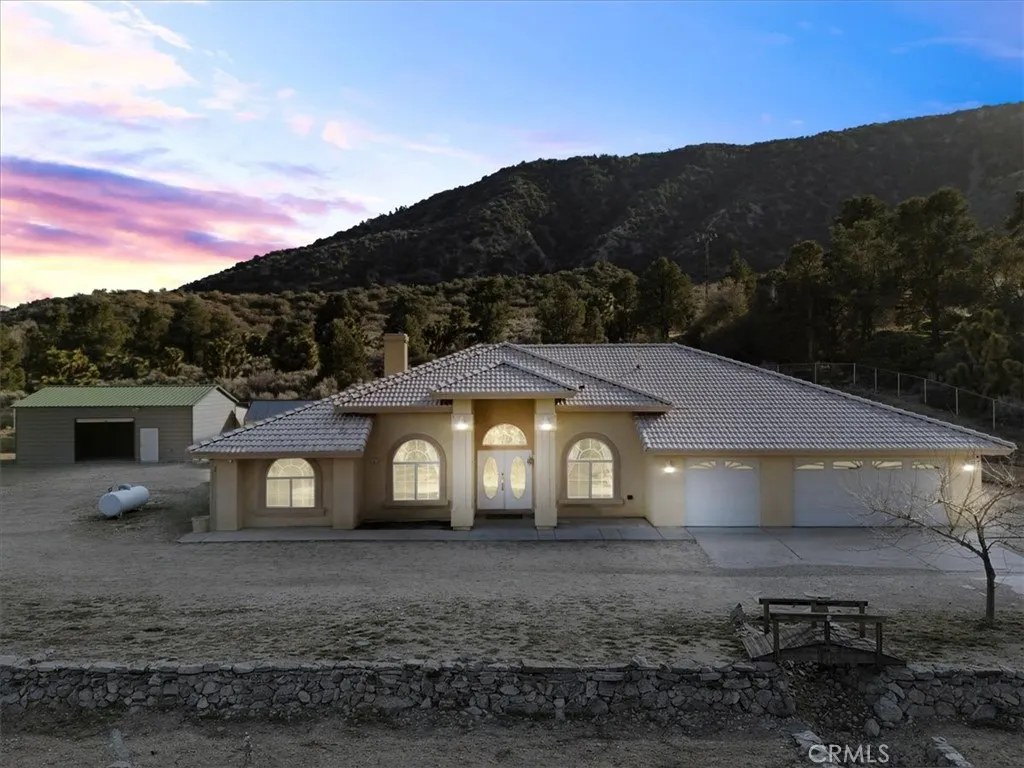1679 Desert Front, Wrightwood, California 92397 home-pic-2