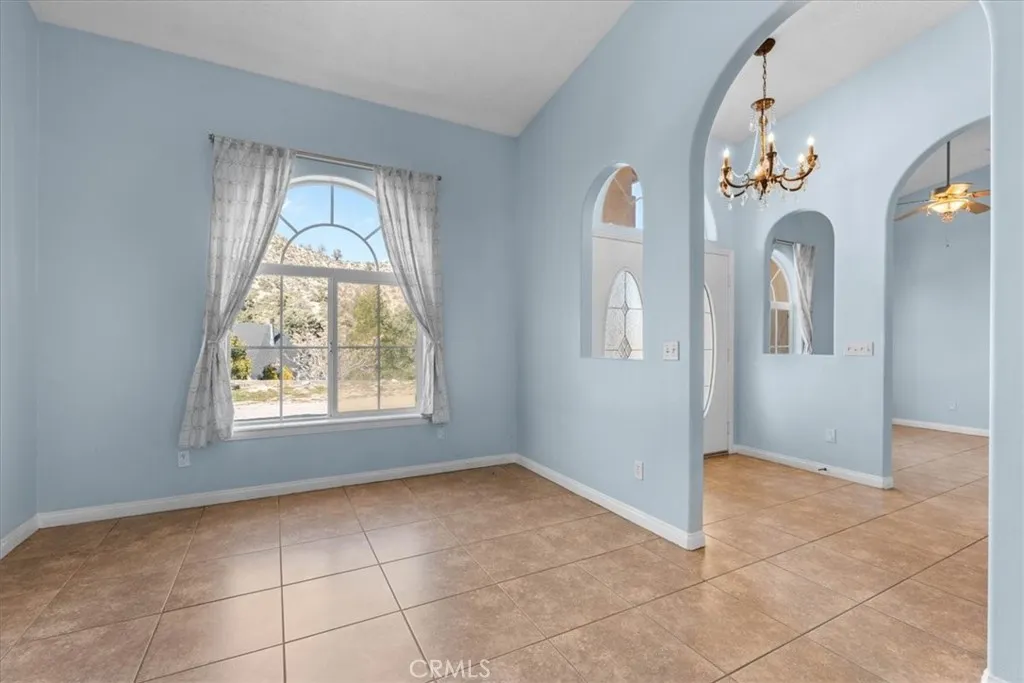 1679 Desert Front, Wrightwood, California 92397 home-pic-15