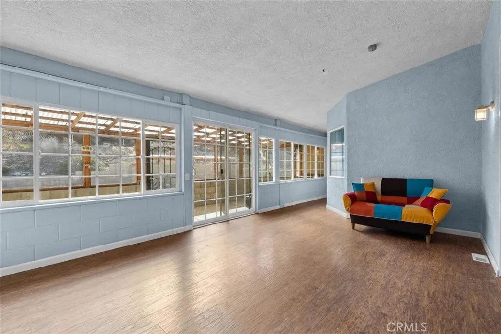 1679 Desert Front, Wrightwood, California 92397 home-pic-33