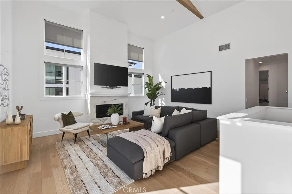 2114 Carnegie Lane C, Redondo Beach, California 90278 home-pic-8