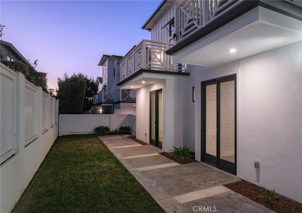 2114 Carnegie Lane C, Redondo Beach, California 90278 home-pic-58
