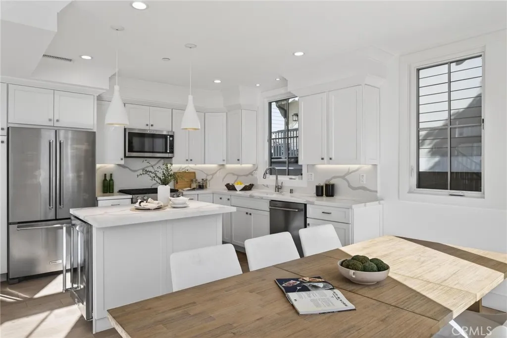 2114 Carnegie Lane C, Redondo Beach, California 90278 home-pic-24