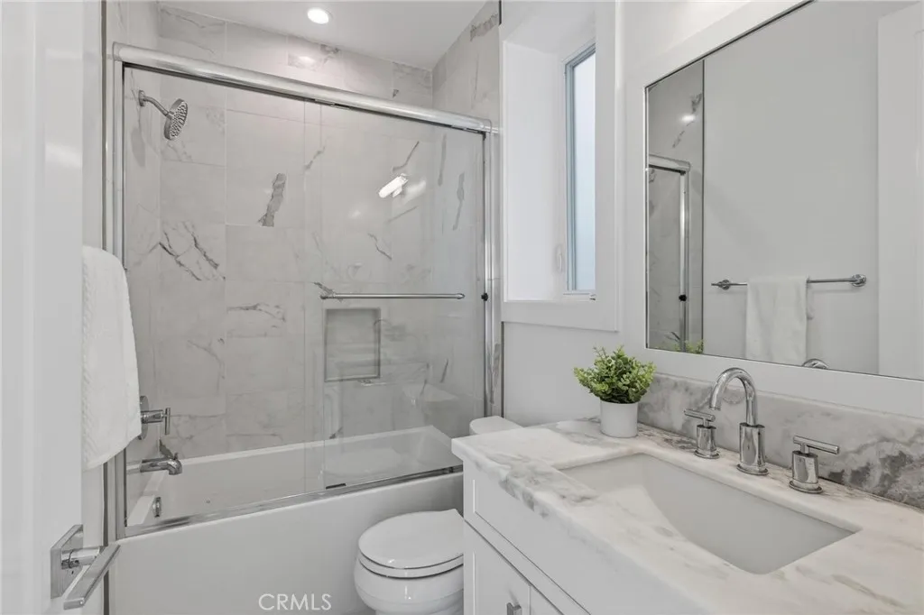 2114 Carnegie Lane C, Redondo Beach, California 90278 home-pic-43
