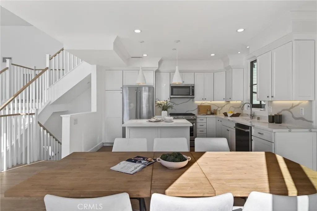 2114 Carnegie Lane C, Redondo Beach, California 90278 home-pic-22