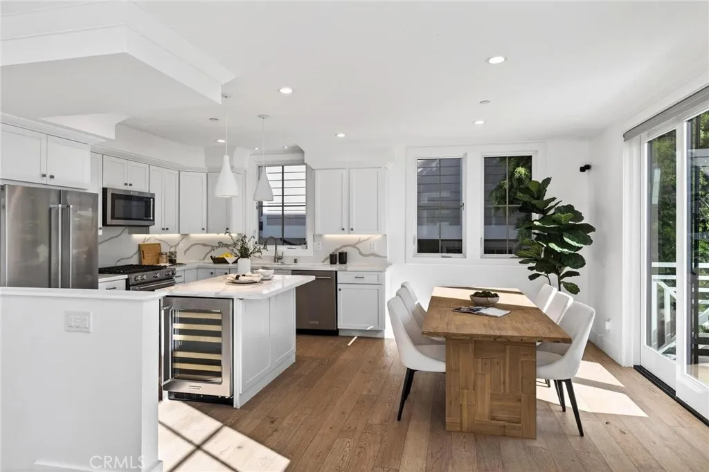 2114 Carnegie Lane C, Redondo Beach, California 90278 home-pic-15