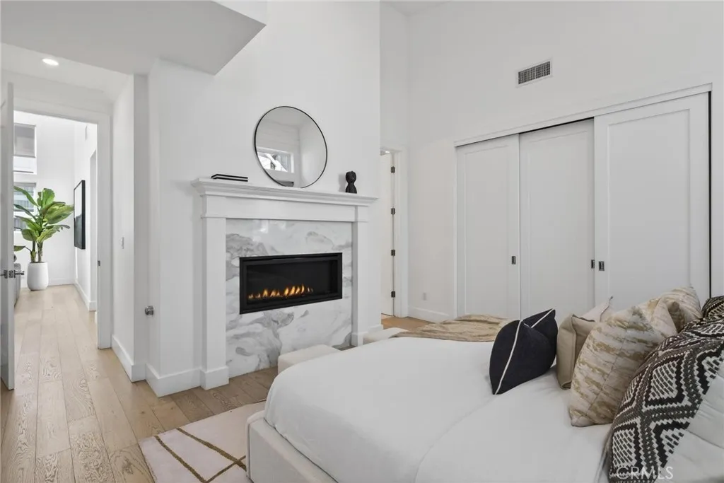 2114 Carnegie Lane C, Redondo Beach, California 90278 home-pic-26