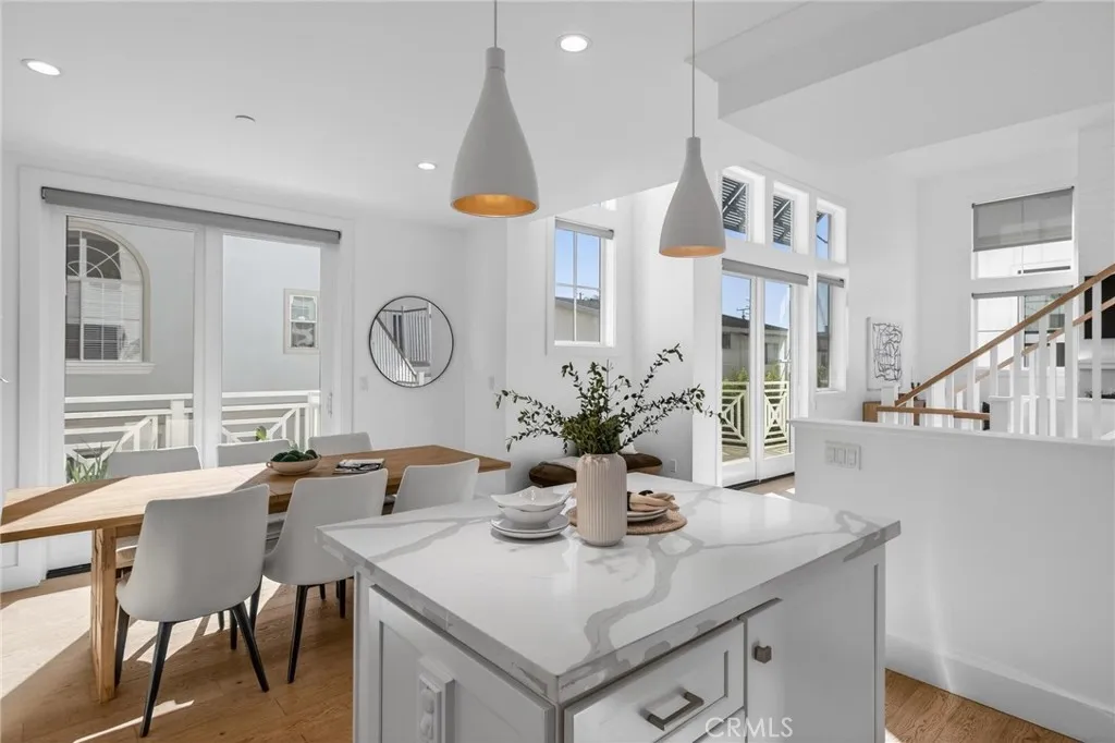 2114 Carnegie Lane C, Redondo Beach, California 90278 home-pic-17