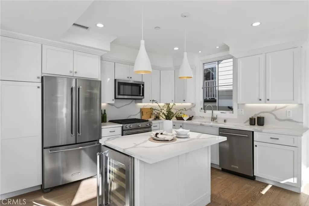 2114 Carnegie Lane C, Redondo Beach, California 90278 home-pic-19