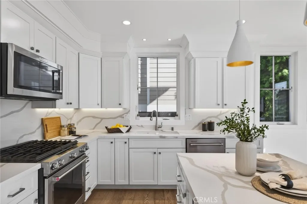 2114 Carnegie Lane C, Redondo Beach, California 90278 home-pic-20