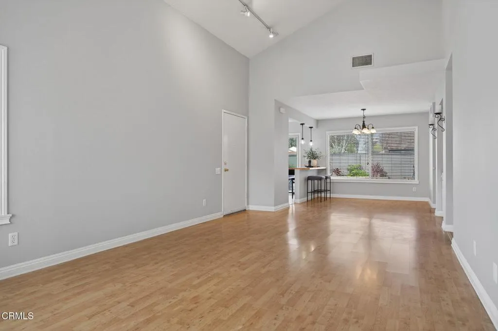 25702 Vista Fairways Drive, Valencia, California 91355 home-pic-10