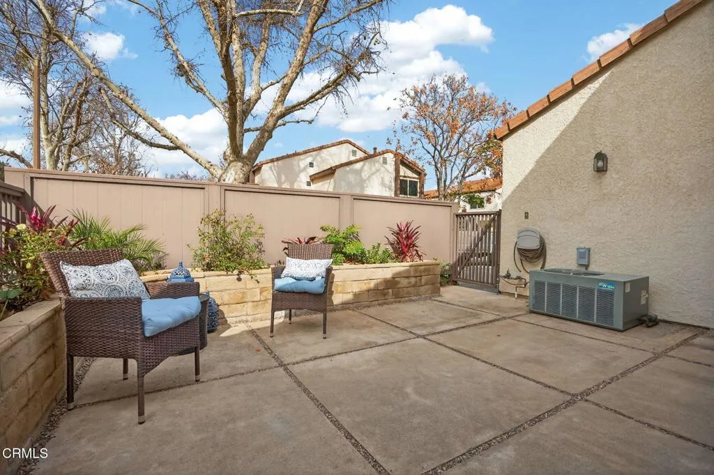 25702 Vista Fairways Drive, Valencia, California 91355 home-pic-20