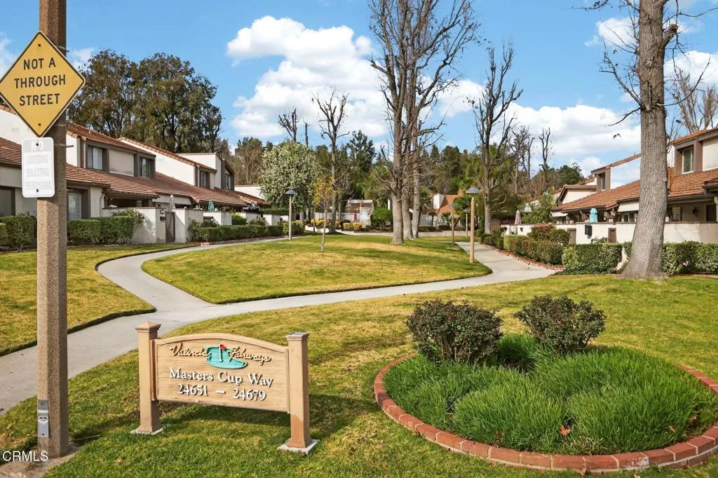25702 Vista Fairways Drive, Valencia, California 91355 home-pic-46