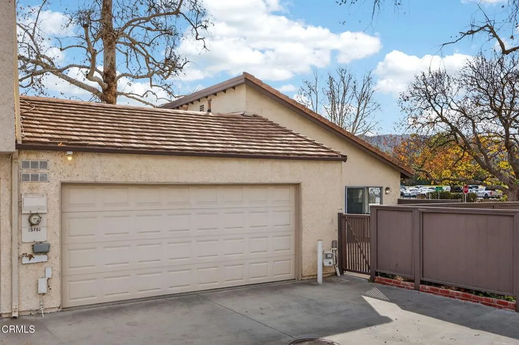 25702 Vista Fairways Drive, Valencia, California 91355 home-pic-31