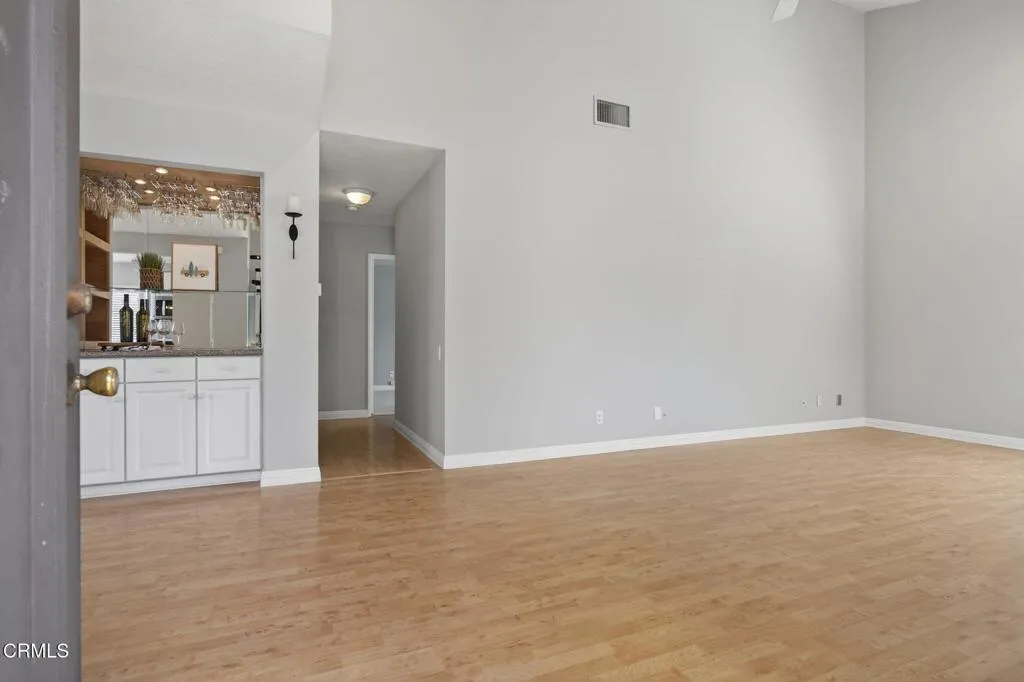 25702 Vista Fairways Drive, Valencia, California 91355 home-pic-11